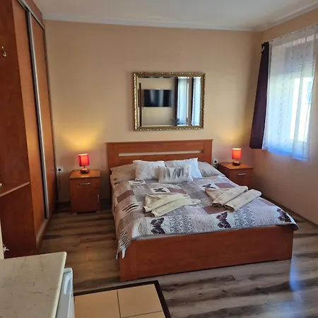Diofa Vendeghaz Apartment