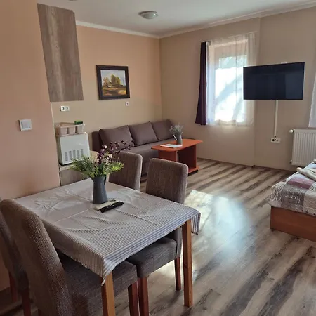 Diofa Vendeghaz Apartment *