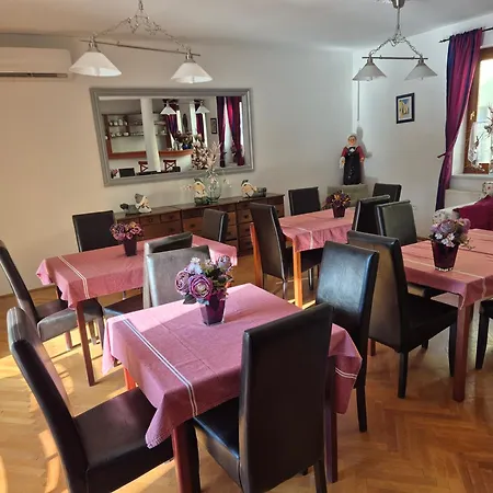 Diofa Vendeghaz Apartment