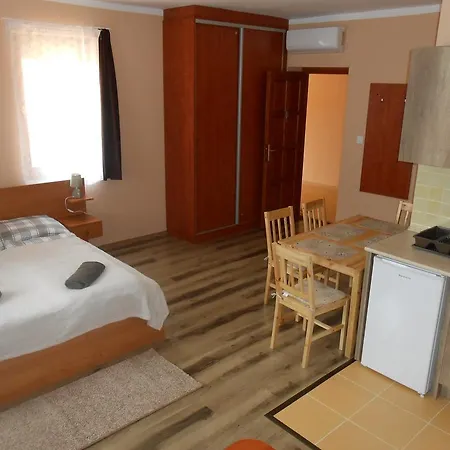 Apartment Diofa Vendeghaz *